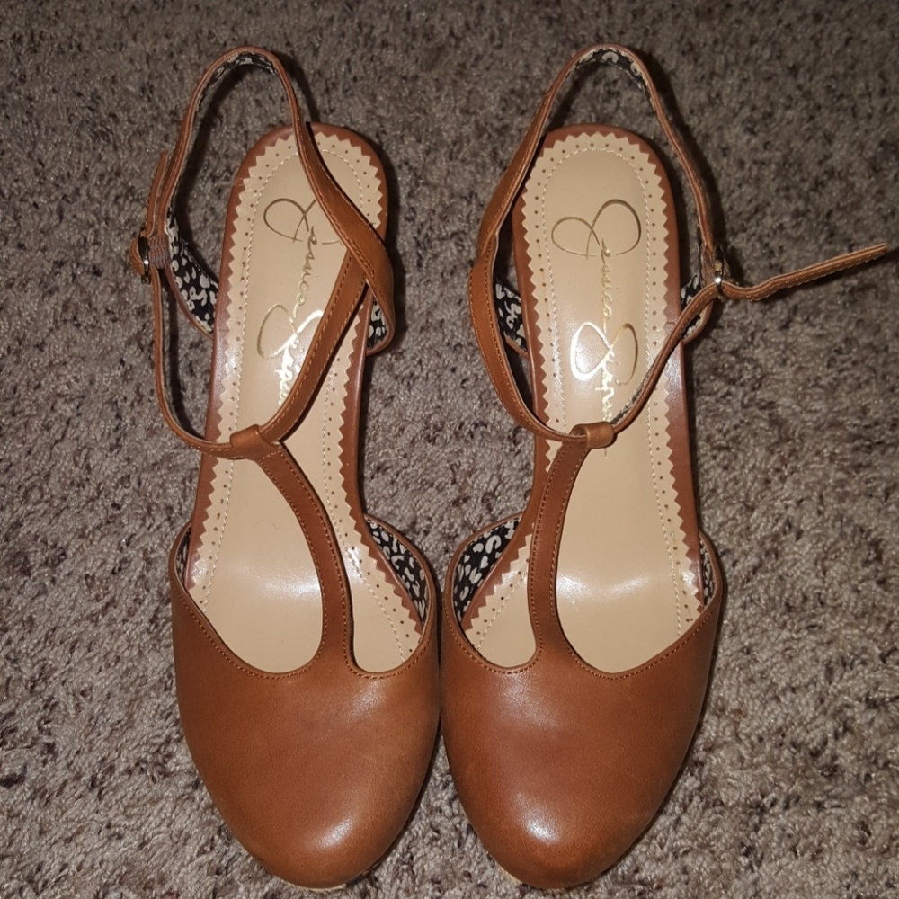 Cognac cheetah print platform heels